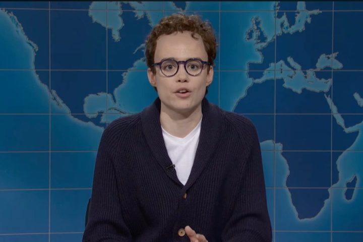Saturday Night Live parodie les avertissements d'IA du PDG d'Anthropic, Dario Amodei