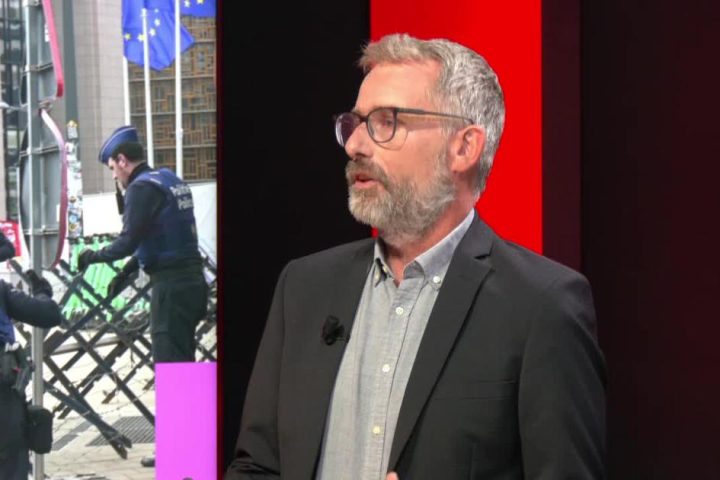 Tensions politiques entre le MR et le PS exacerbées par des désaccords sur le budget à Bruxelles