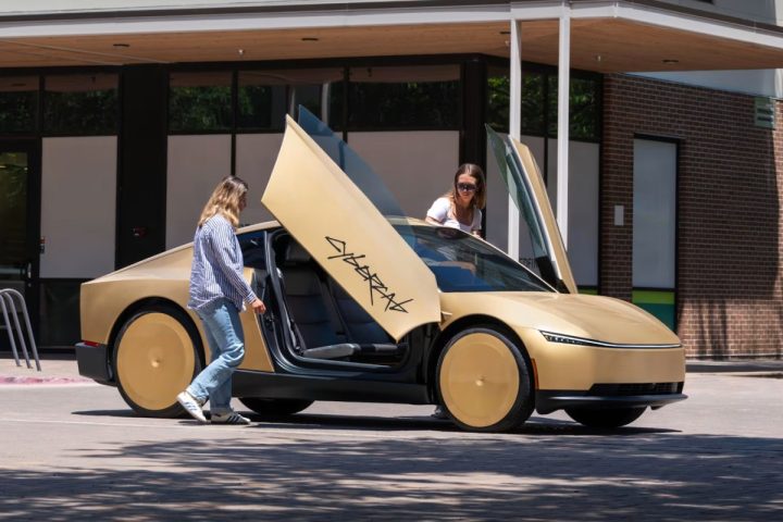 Tesla dévoile de nouveaux détails sur le Cybercab, y compris des restrictions d'âge pour les passagers