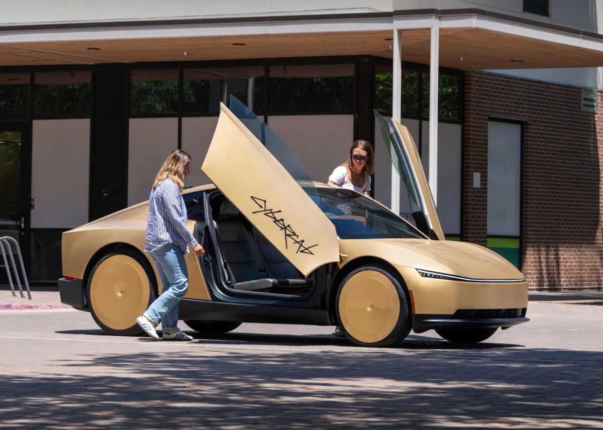 Tesla dévoile de nouveaux détails sur le Cybercab, y compris des restrictions d'âge pour les passagers