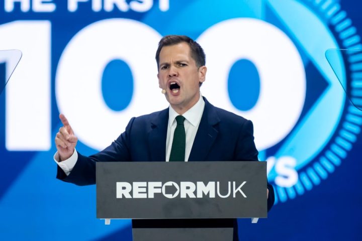Un allié de Farage propose une réponse militaire en cas de conflit des Malouines avec l'Argentine