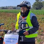 Un cycliste sensibilise à la maladie d'Alzheimer lors d'un tour en Hainaut