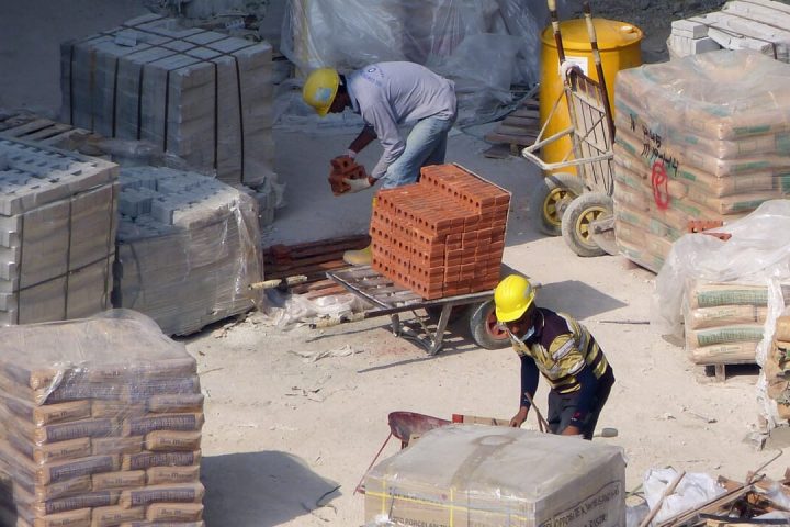 Un nouveau système impose l'enregistrement des arrivées et départs sur les chantiers de grande taille à partir d'avril 2027