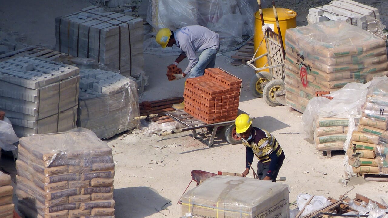 Un nouveau système impose l'enregistrement des arrivées et départs sur les chantiers de grande taille à partir d'avril 2027
