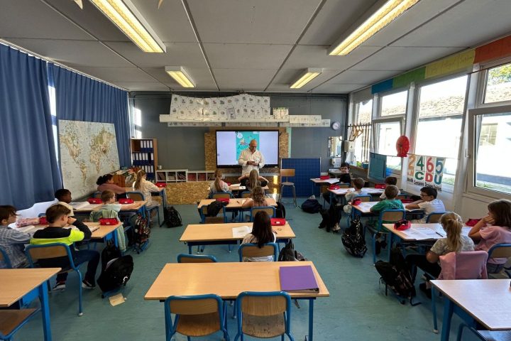 Un nouveau test CLÉ introduit pour les élèves de quatrième afin d'évaluer les progrès d'apprentissage en Belgique