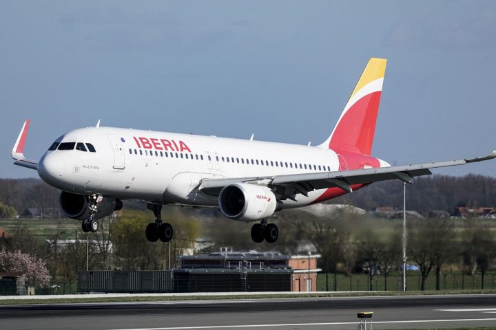Un vol Iberia effectue un atterrissage d'urgence à Bruxelles en raison de fumée dans la cabine