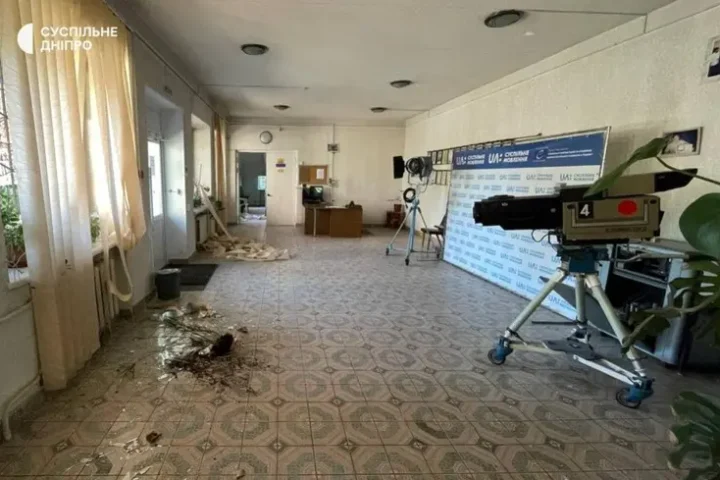 Une attaque russe endommage le bâtiment d'un média à Kryvyi Rih, plus de 50 vitres brisées