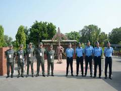 Une délégation des forces armées arméniennes visite une base de l'Indian Air Force pour renforcer la coopération en matière de défense