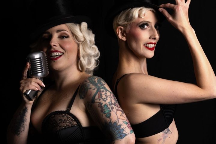 Une école des arts burlesques et de cabaret ouvre à Charleroi