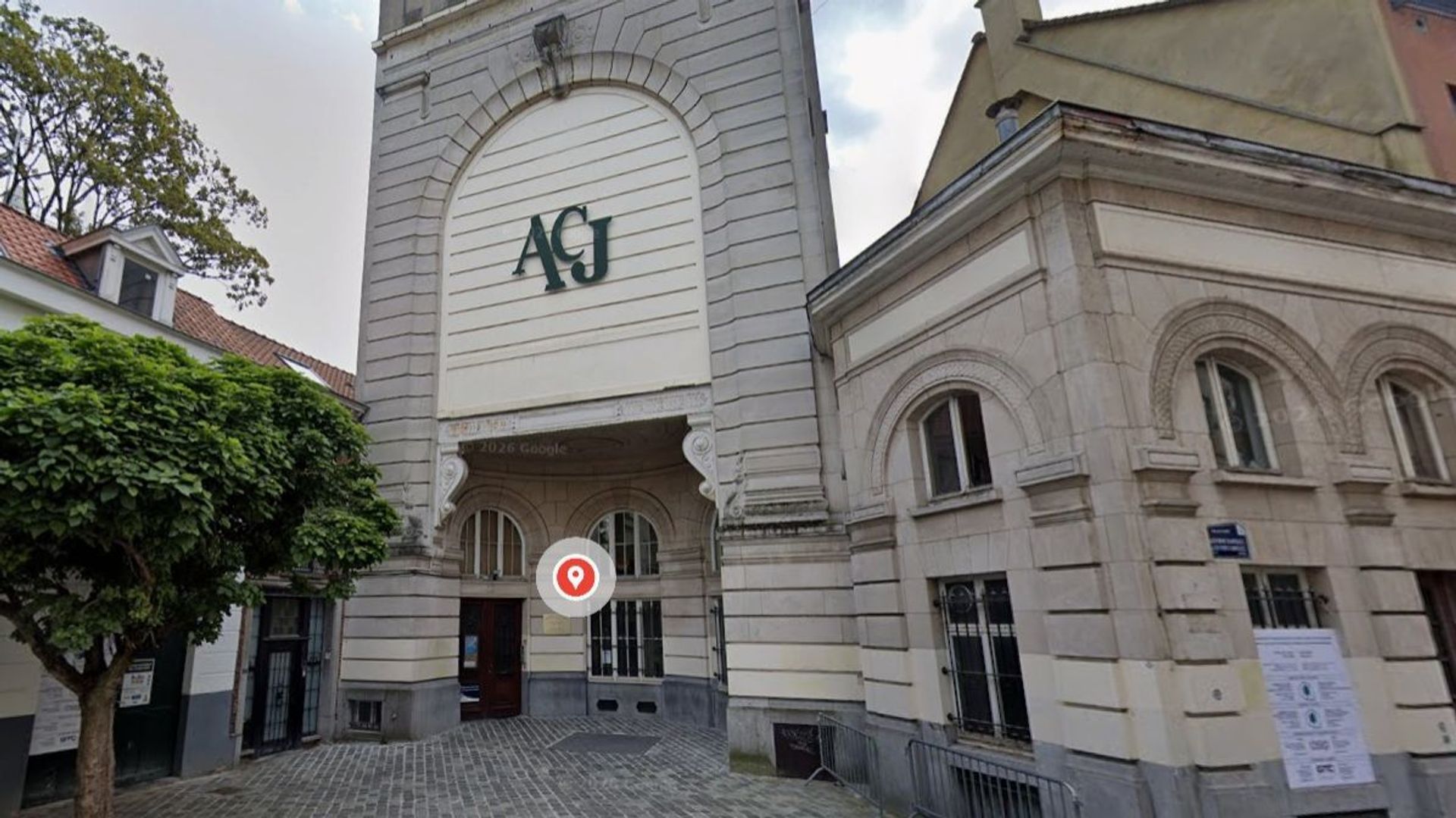 Une école secondaire d'Ixelles évacuée après une alerte à la bombe, enquête en cours