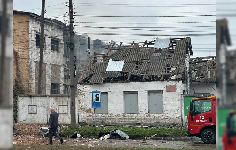 Une frappe de drone russe à Pryluky fait trois morts et sept blessés