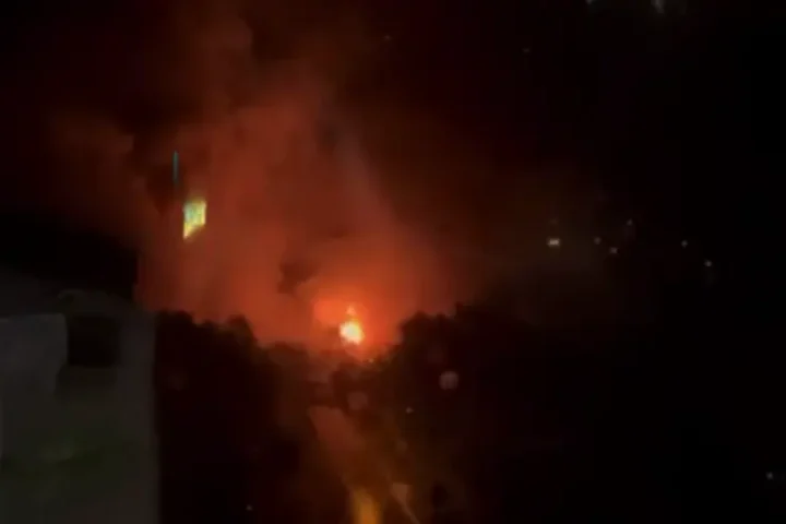 Une frappe de missile russe à Kyiv fait un mort et deux blessés malgré des appels au cessez-le-feu