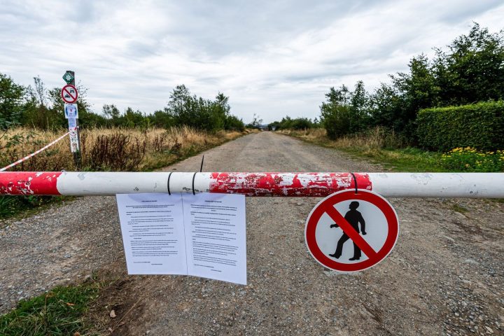 Une partie des sentiers des Hautes Fagnes rouvre, mais la zone touchée par l'incendie reste fermée au public