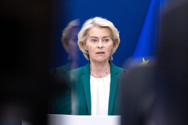 Ursula von der Leyen assistera au discours de Mark Carney après avoir inversé sa décision initiale
