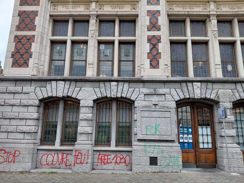 Vandalisme au cabinet de la commune de Schaerbeek visant le MR et les fermetures nocturnes