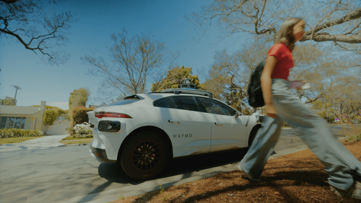 Waymo lance un service de robotaxi pour les adolescents à Nashville, élargissant son offre