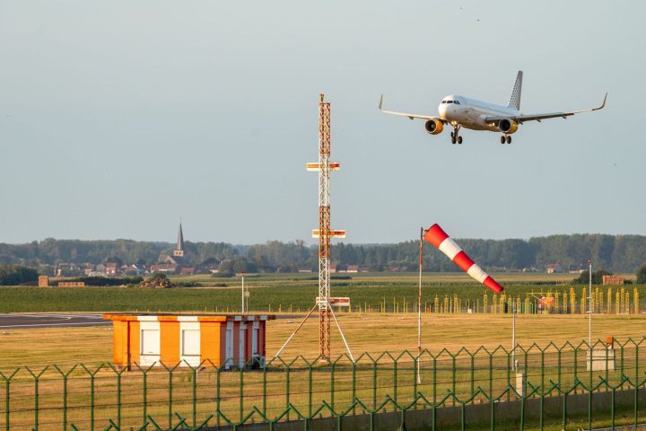 Wezembeek-Oppem et Kraainem proposent des mesures communes pour réduire les nuisances sonores des aéroports