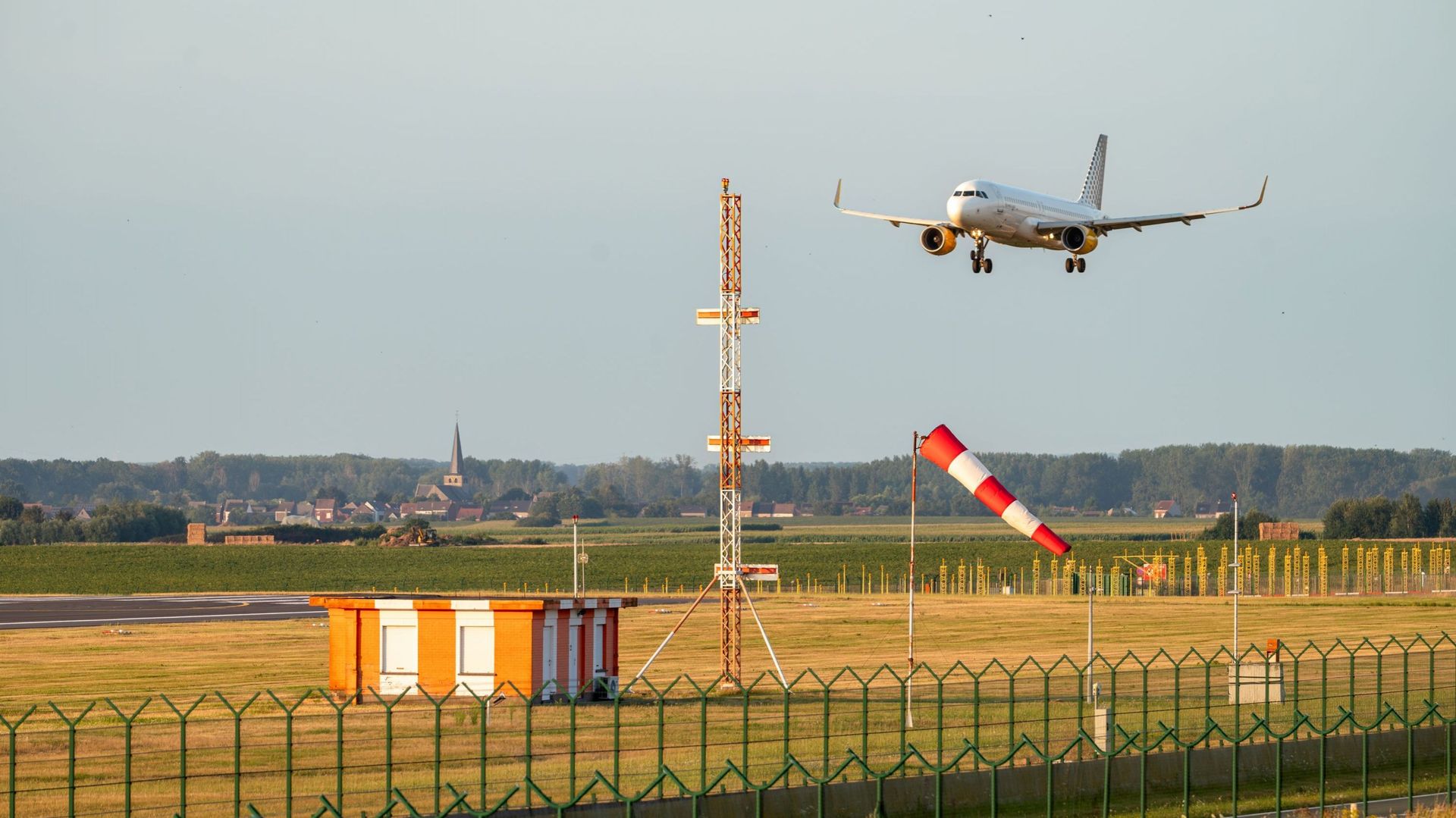 Wezembeek-Oppem et Kraainem proposent des mesures communes pour réduire les nuisances sonores des aéroports