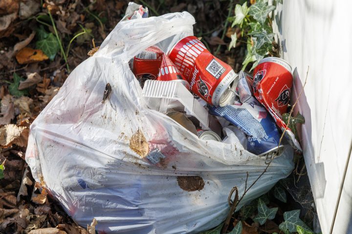 151 communes flamandes renforcent leurs efforts pour lutter contre les déchets et les dépôts clandestins
