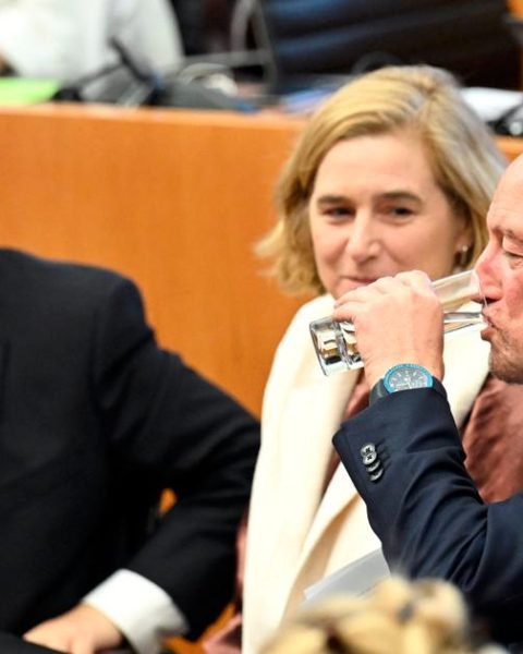 Accord budgétaire conclu alors que la coalition PS-Anders se renforce, Dilliès reste écarté