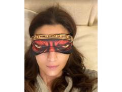 Alia Bhatt dévoile un masque inspiré de 'Tumbbad' pour célébrer les huit ans du film