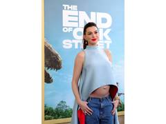 Anne Hathaway annonce avec humour une pause après cinq sorties de films cette année