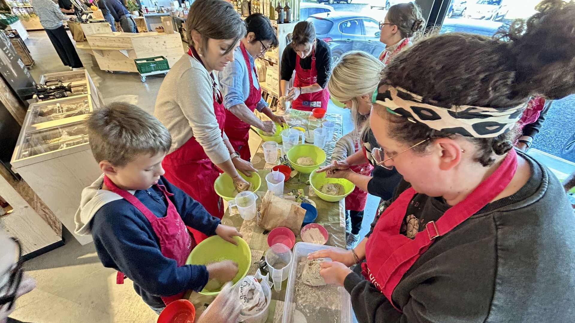 Atelier de boulangerie gratuit avec un four mobile pour promouvoir les ingrédients locaux à Bruxelles