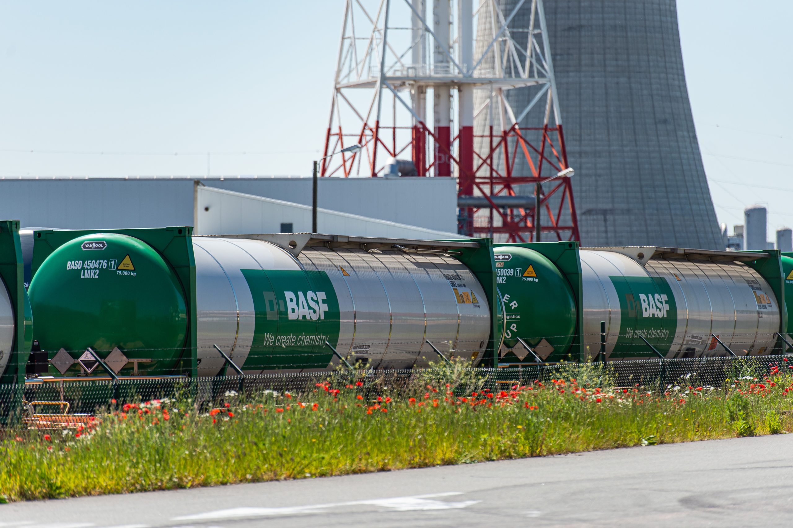 BASF revoit à la hausse ses prévisions de bénéfice grâce à une augmentation de ses revenus