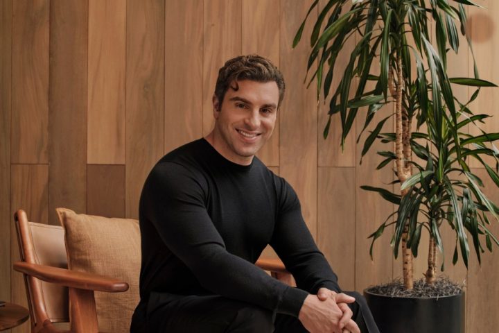 Brian Chesky évoque l'avenir des agents d'IA et la nécessité d'un système d'exploitation dédié