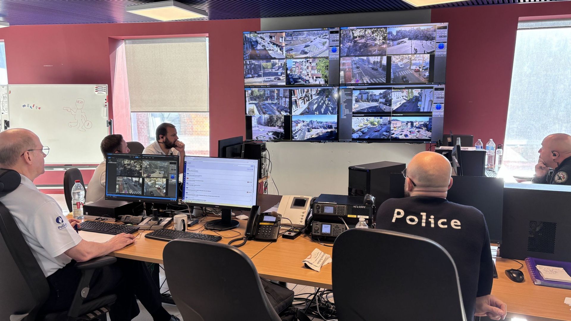 Charleroi déploie 223 caméras de surveillance pour surveiller les manifestations étudiantes