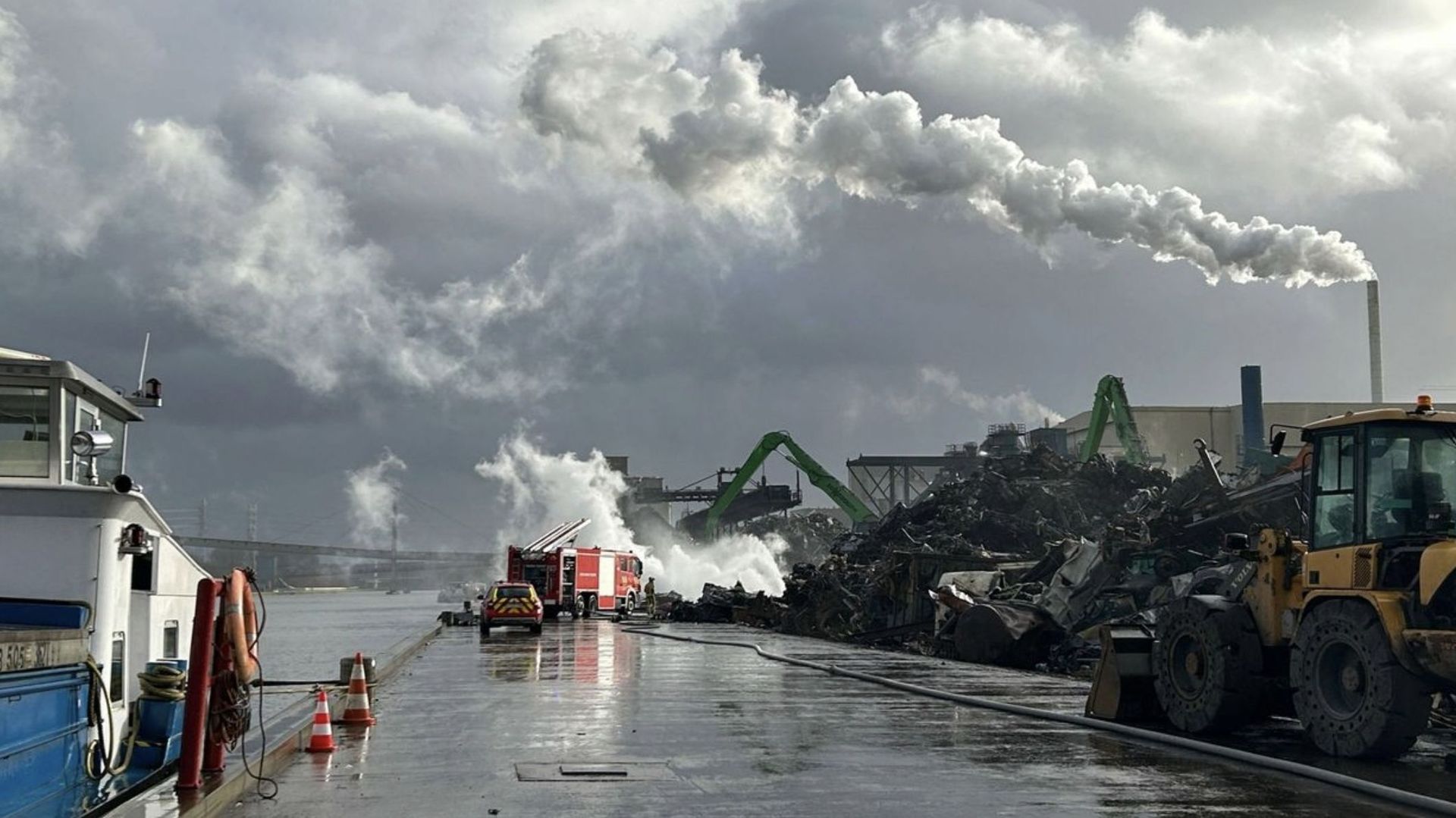 CometSambre répond aux inquiétudes des riverains après des incendies à l'usine de recyclage de Mons