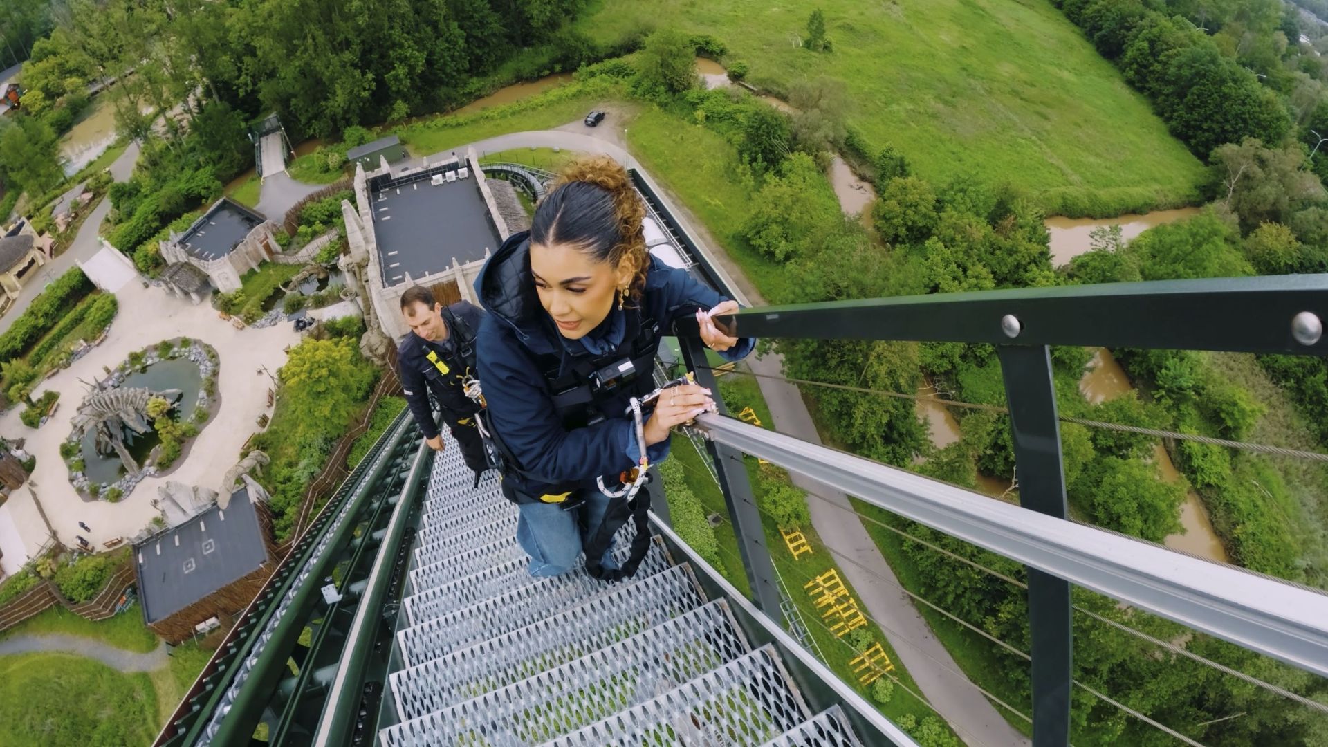 Dans les coulisses d'un parc d'attractions belge : la routine matinale d'un technicien