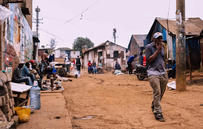 Des citoyens kenyans recrutés par l’armée russe sous de faux prétextes d’emploi risquent des conséquences graves