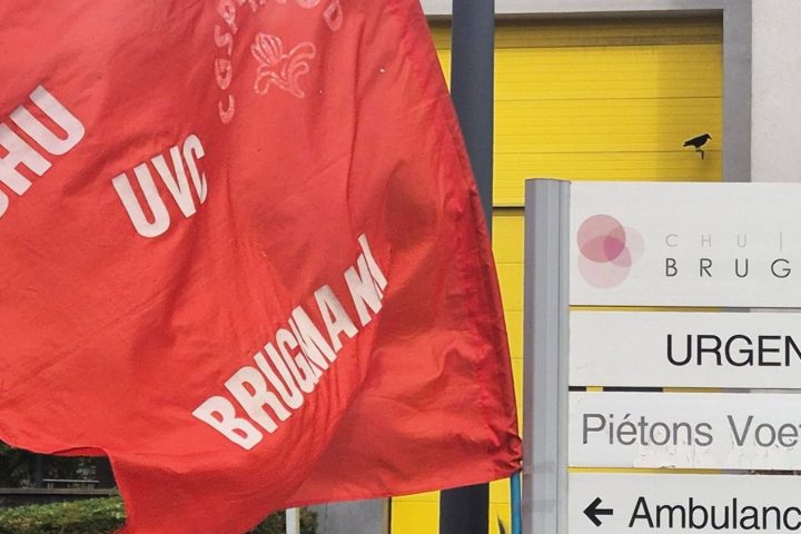Des dizaines de personnes manifestent au CHU Brugmann contre des licenciements face à une pression grandissante sur les travailleurs