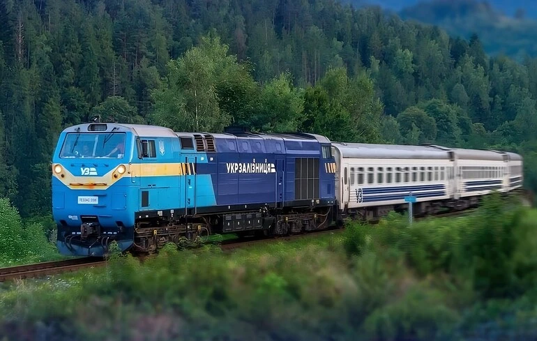 Des drones russes attaquent des infrastructures ferroviaires dans la région de Jytomyr, un blessé