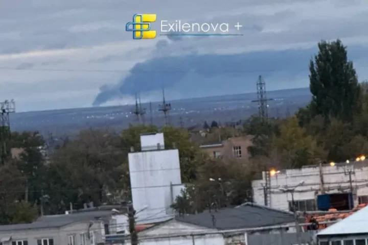 Des drones ukrainiens frappent une importante station de pompage de pétrole dans la région de Samara en Russie, provoquant un incendie