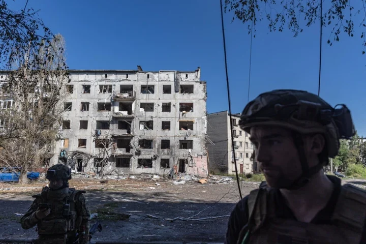 Des forces russes tentent de s'infiltrer à Dmytrivka pour établir un contrôle et planter des drapeaux