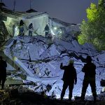 Des frappes russes à Zaporizhzhia font au moins 11 morts, dont trois enfants, selon les autorités