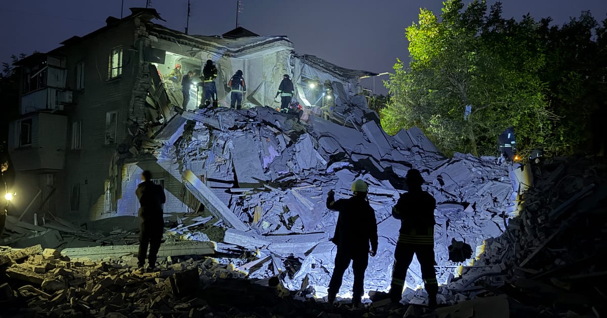 Des frappes russes à Zaporizhzhia font au moins 11 morts, dont trois enfants, selon les autorités