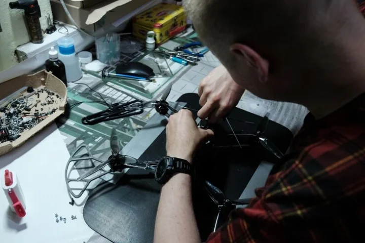 Des officiers ukrainiens mettent en garde contre des impacts opérationnels graves dus aux restrictions de connectivité de Starlink