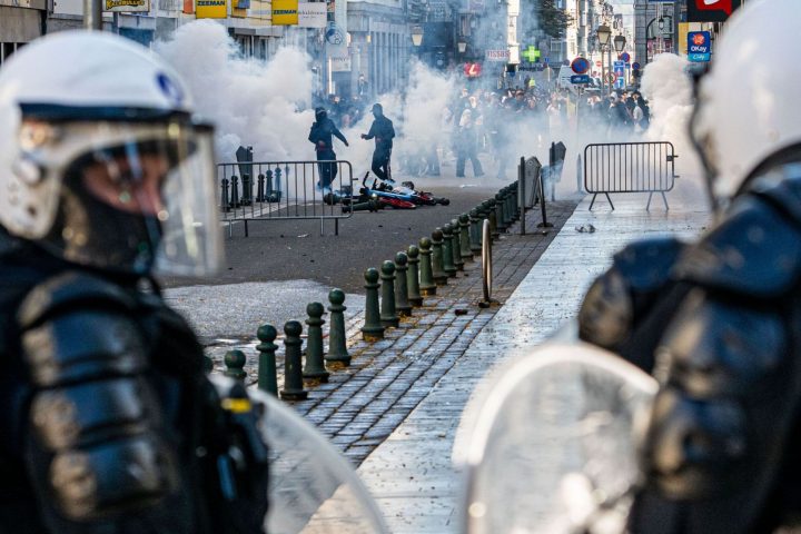 Des préoccupations émergent concernant les conséquences pour les individus impliqués dans des violences lors des manifestations étudiantes