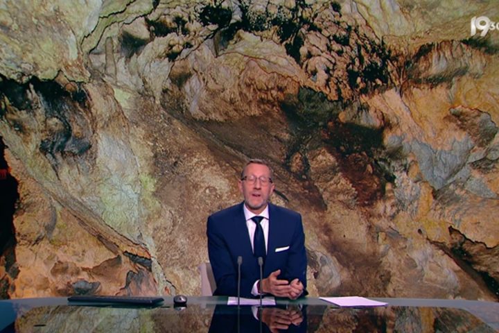 Des spéléologues belges accompagnent des novices à la découverte du Trou d’Haquin lors des journées d'exploration souterraine