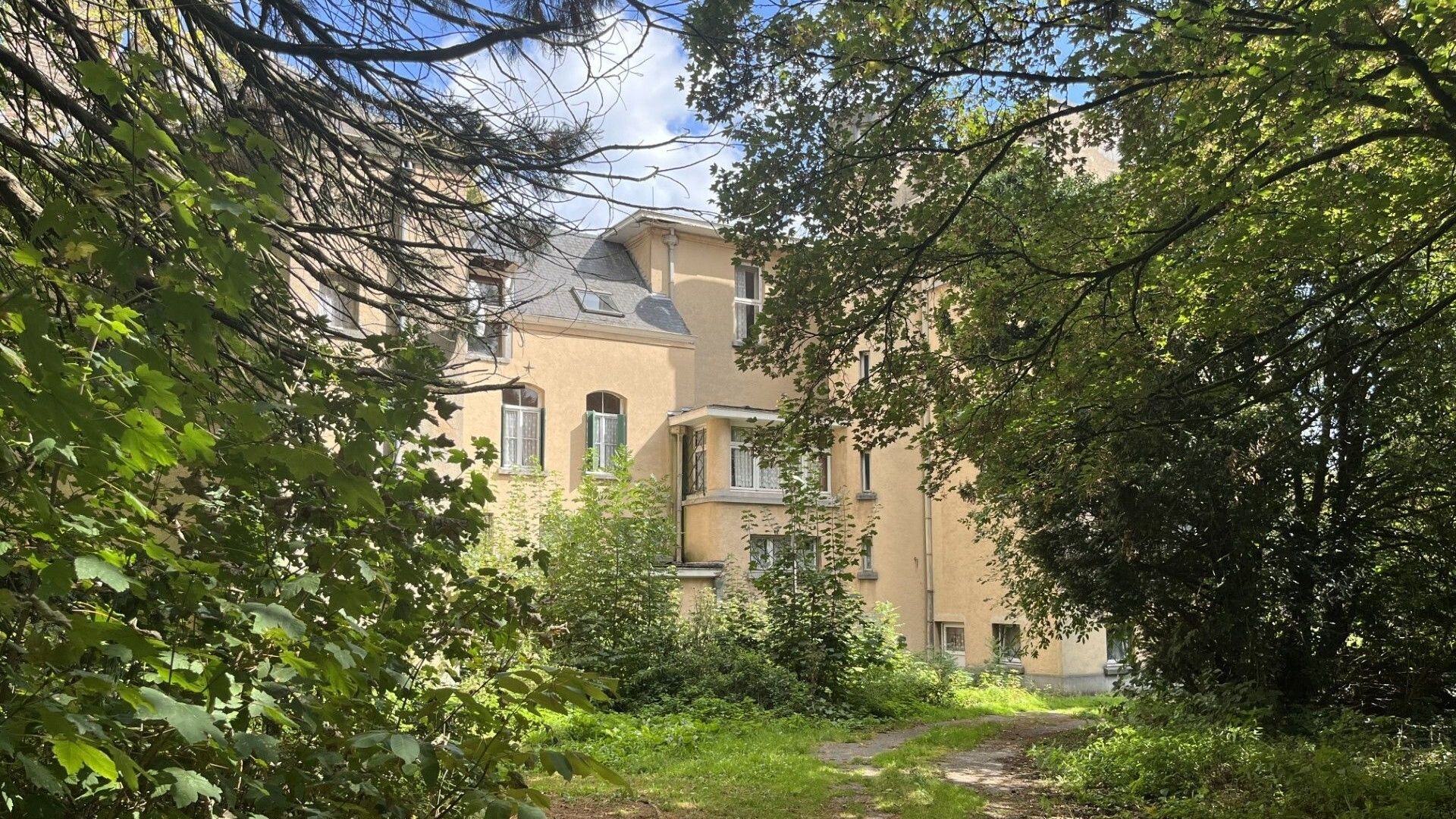 Deux châteaux à vendre dans la région de Namur