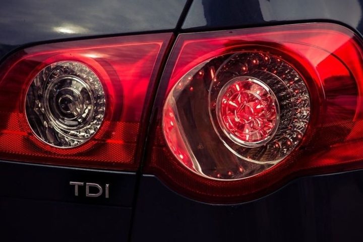 Dix-neuf personnes interpellées à Charleroi lors d'une opération de trafic de voitures, 23 perquisitions effectuées