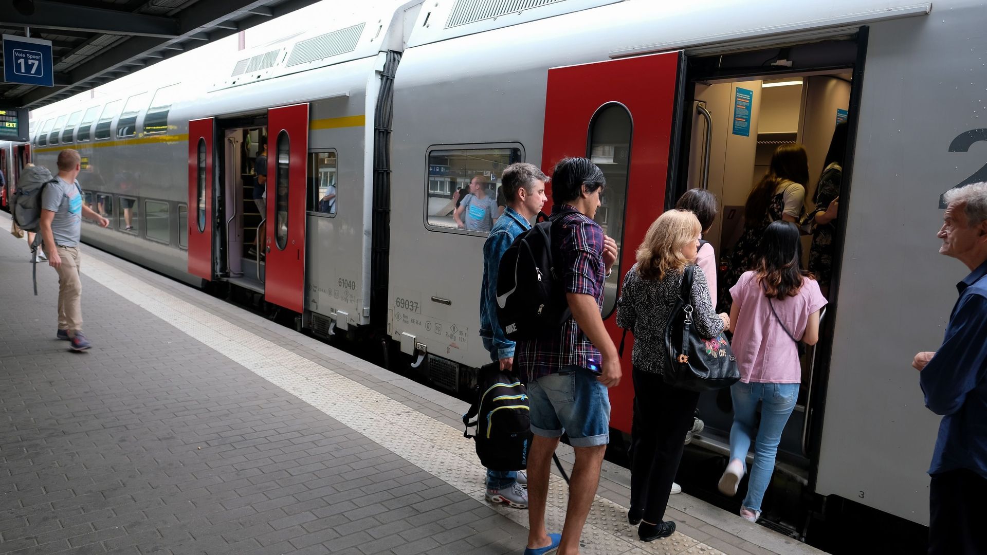 Dix trains sur dix circuleront lundi lors de la grève des services publics, selon la SNCB