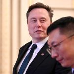 Elon Musk intensifie ses critiques à l'égard de Mukesh Ambani en raison des retards de lancement de Starlink en Inde