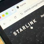 Elon Musk remet en question les retards réglementaires lors du lancement de Starlink en Inde
