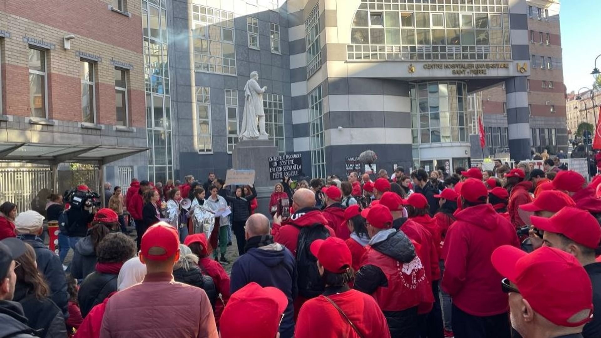 Grève dans le secteur public le 12 octobre mobilise divers secteurs contre les coupes budgétaires proposées