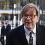 Guy Verhofstadt sous enquête européenne pour la gestion des stagiaires au Parlement européen