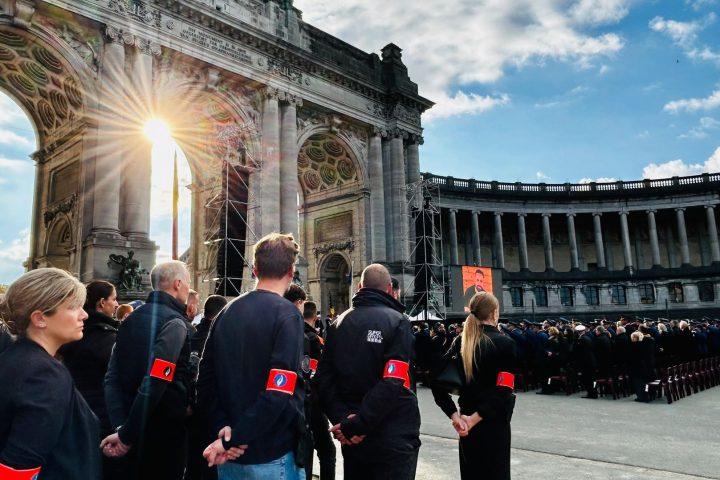 Hommages rendus lors de la cérémonie en mémoire de l'agent de police Nordine El Talbi à Jette